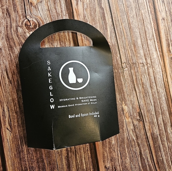 Sakeglow Hydrating & Brightening  Sake Mask - Picture 2 of 3